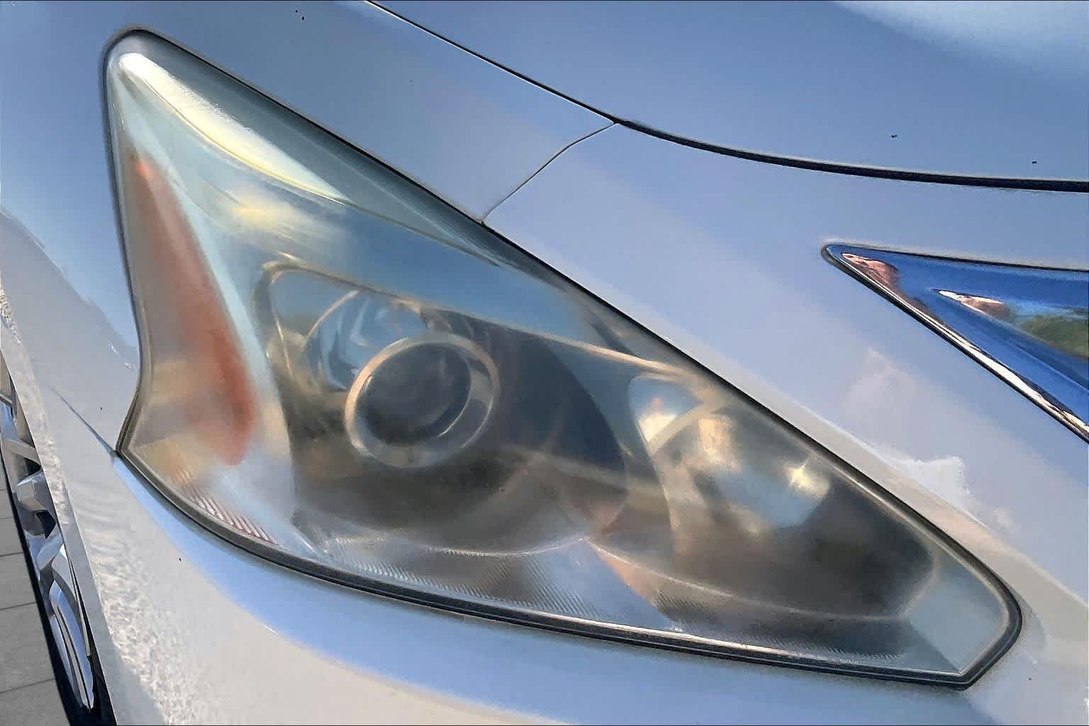 Used 2015 Pearl White Nissan 2.5 S image 24