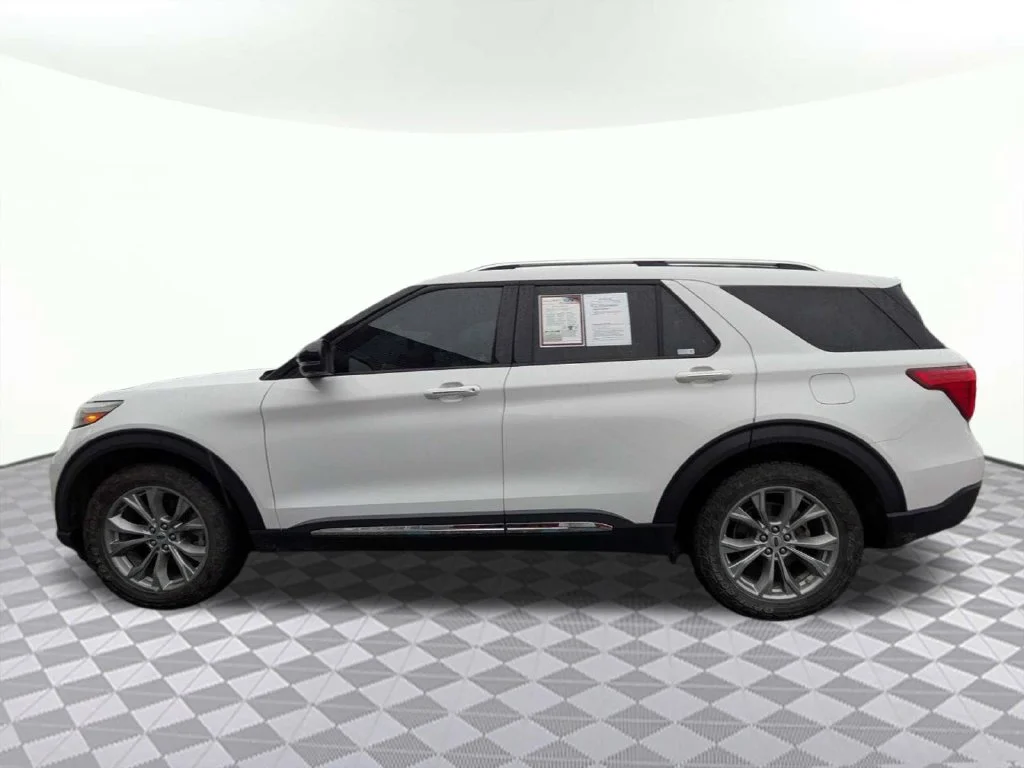 Certified Used 2023 Oxford White Ford Limited image 6