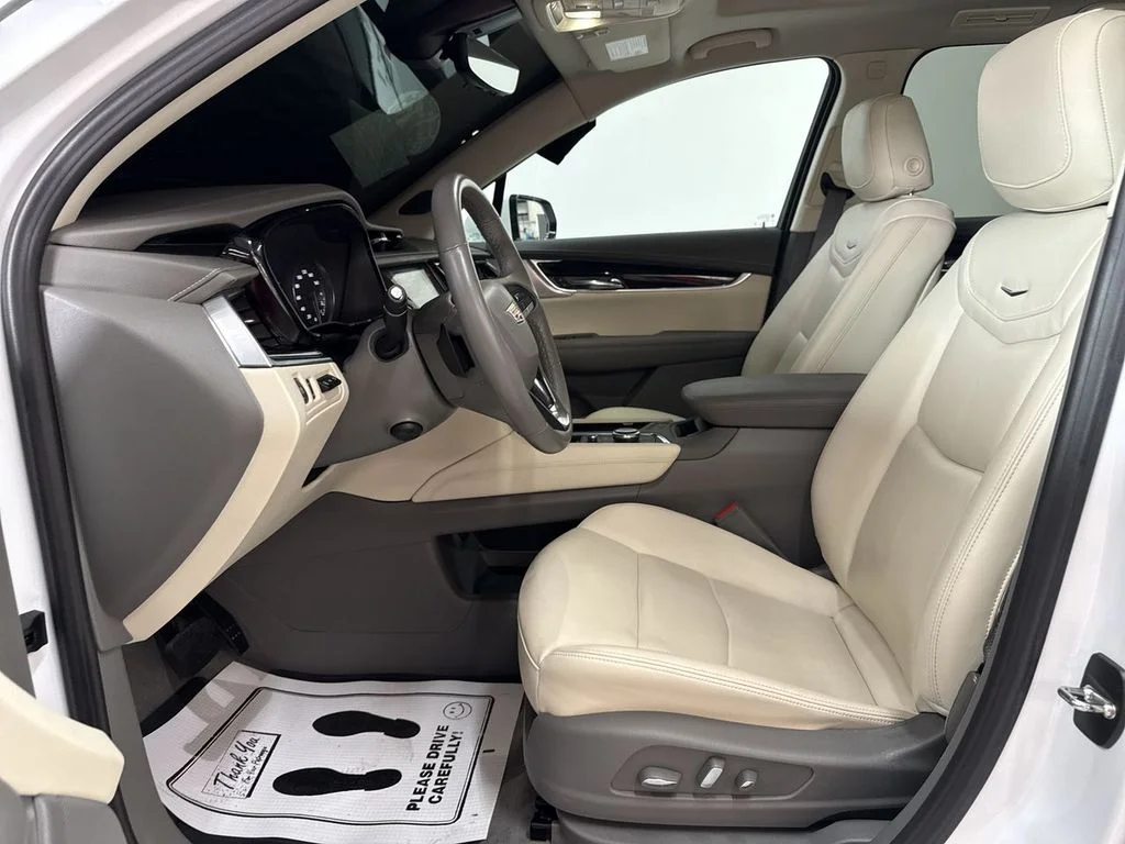 Used 2024 Crystal White Cadillac Premium Luxury image 12