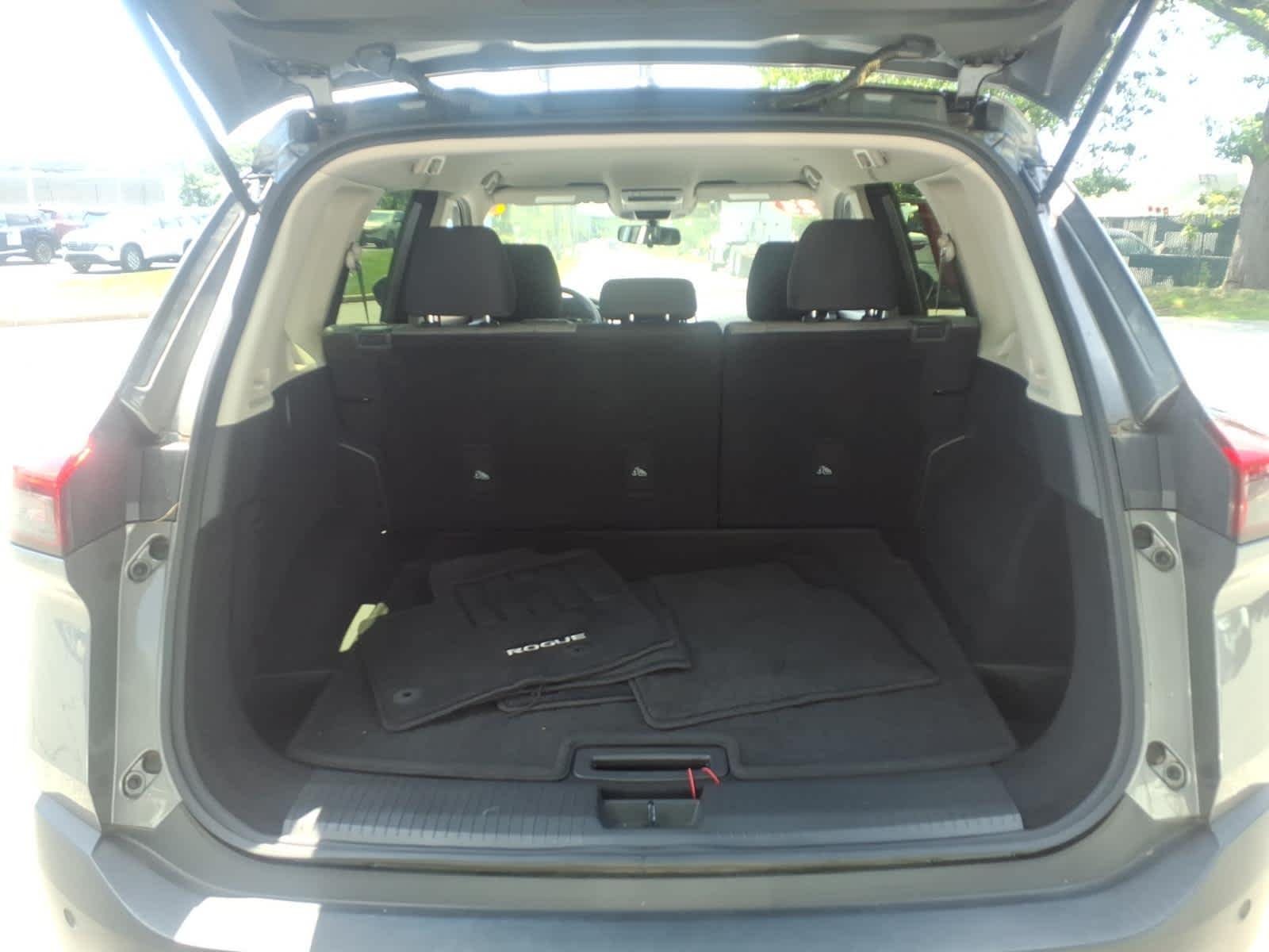 Certified Used 2023 Gun Metallic Nissan SV image 10