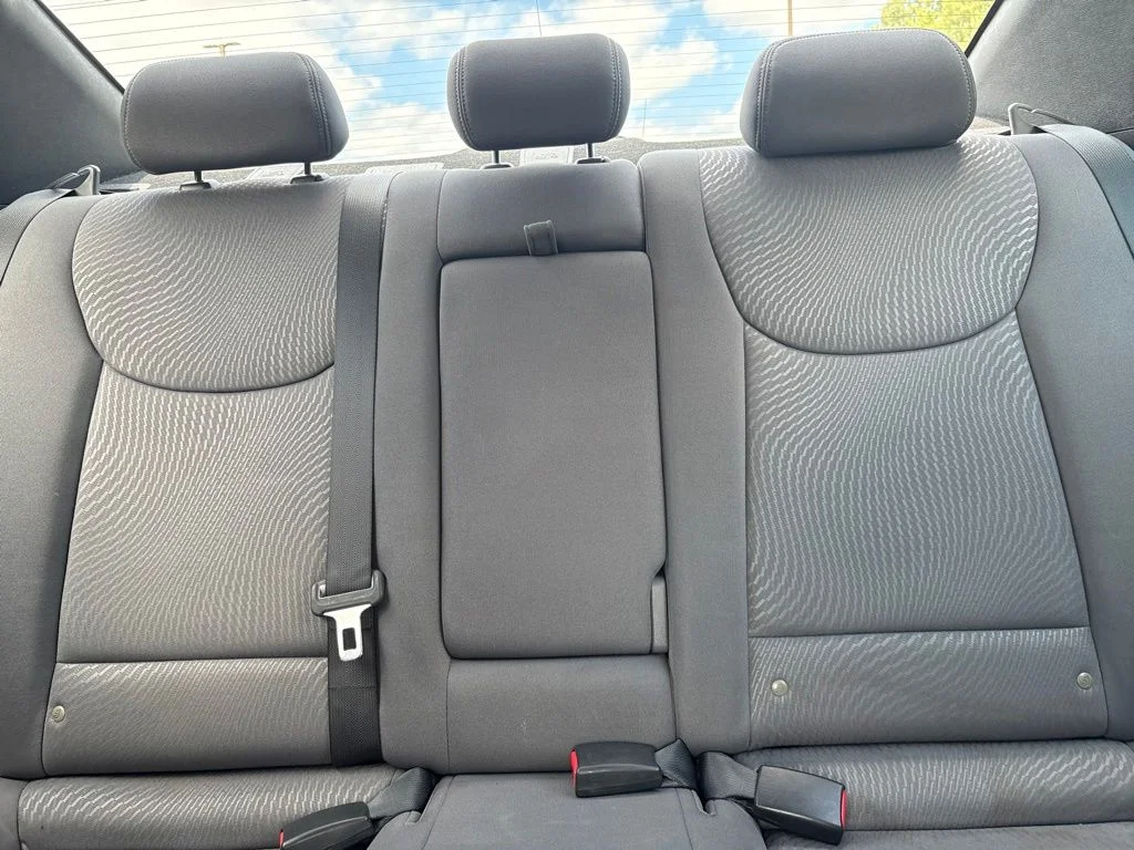 Used 2016 Blue Hyundai SE image 13