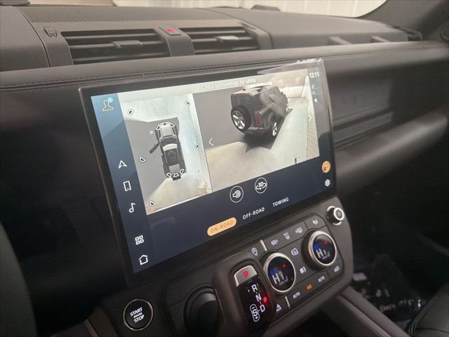 New 2026 Santorini Black Land Rover X-Dynamic SE image 33