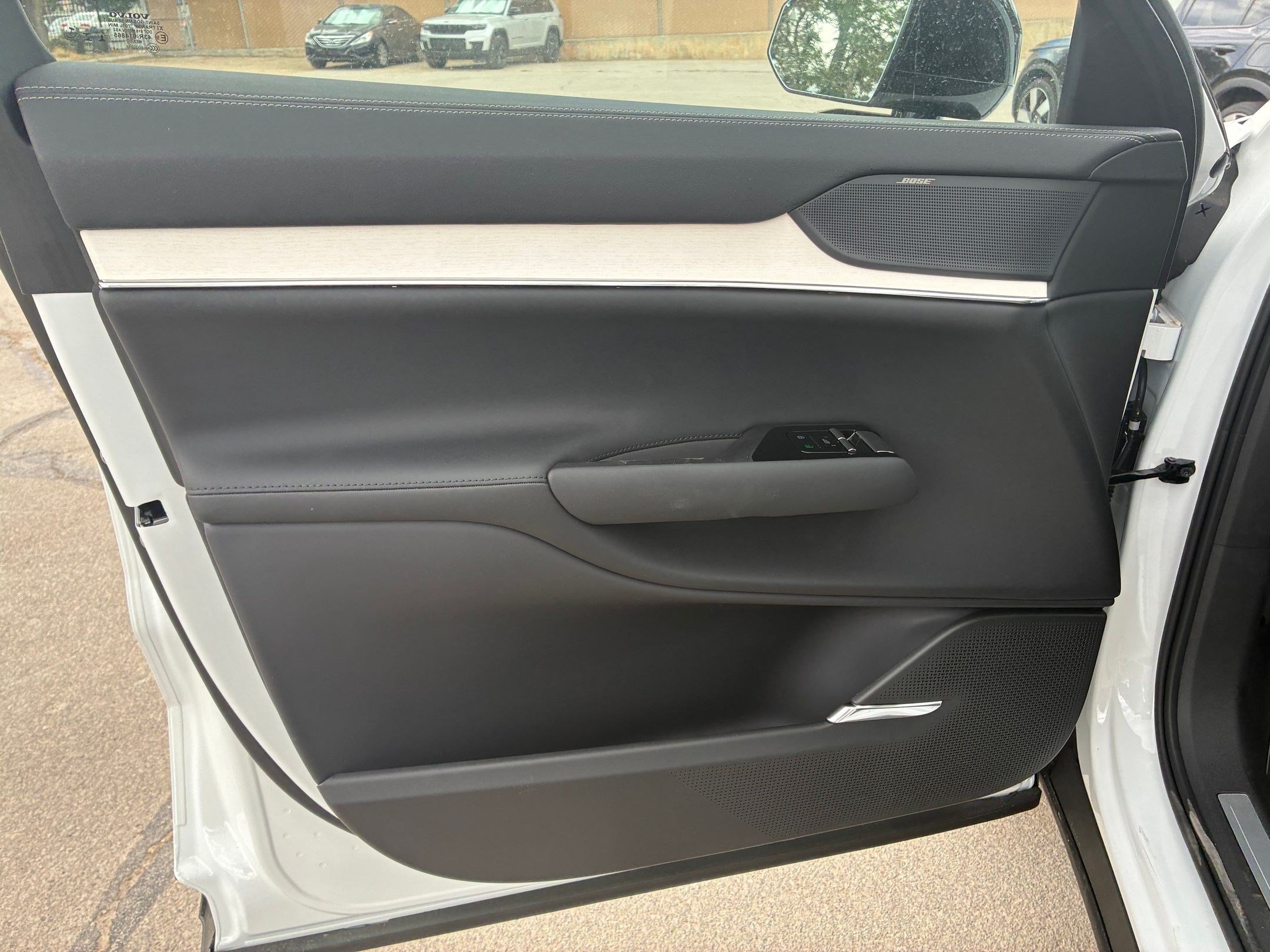 New 2026 Crystal White Volvo Ultra image 10