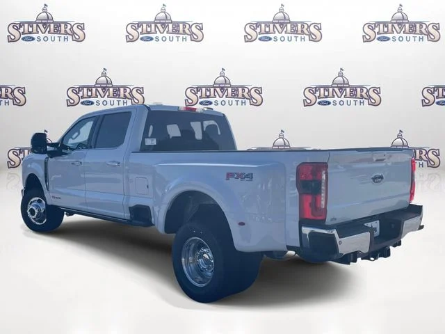 New 2026 Oxford White Ford Lariat image 4