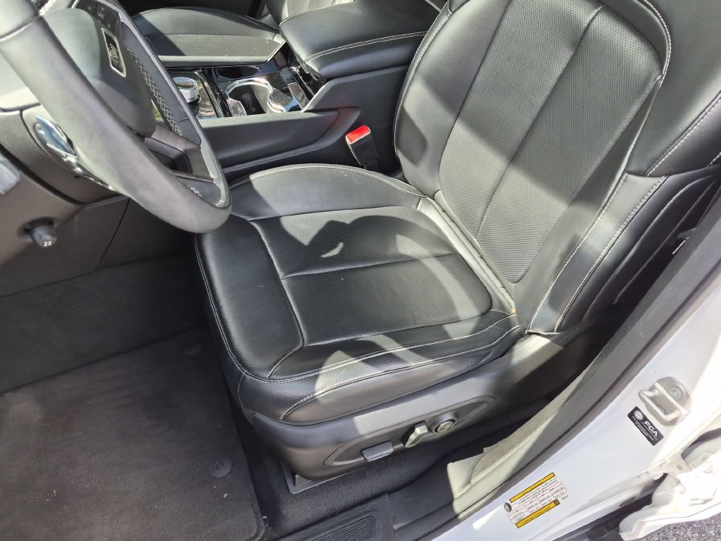 Used 2023 White Jeep Limited image 23