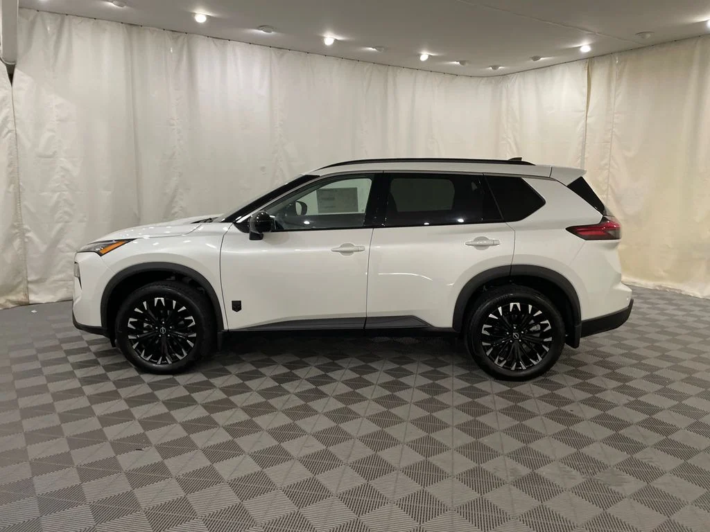 New 2026 Everest White Pearl TriCoat Nissan Dark Armor™ image 10