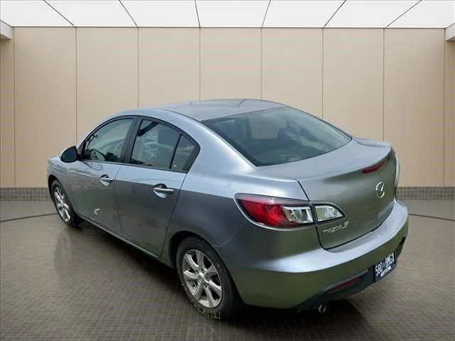 Used 2010 Silver Mazda i Touring image 21