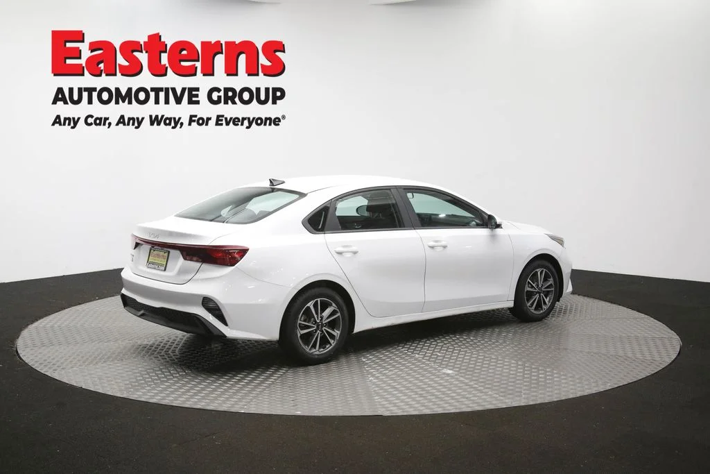 Used 2023 White Kia LXS image 41