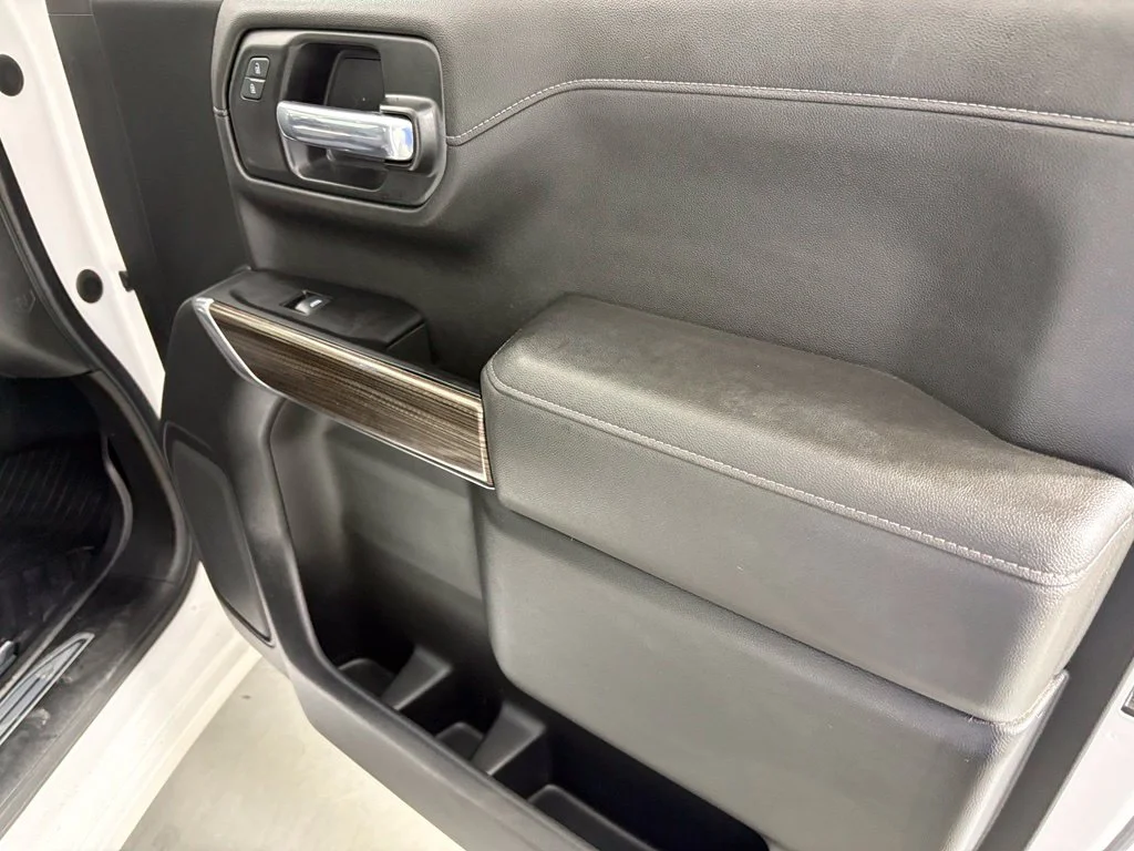 Used 2022 Beige Chevrolet RST image 46