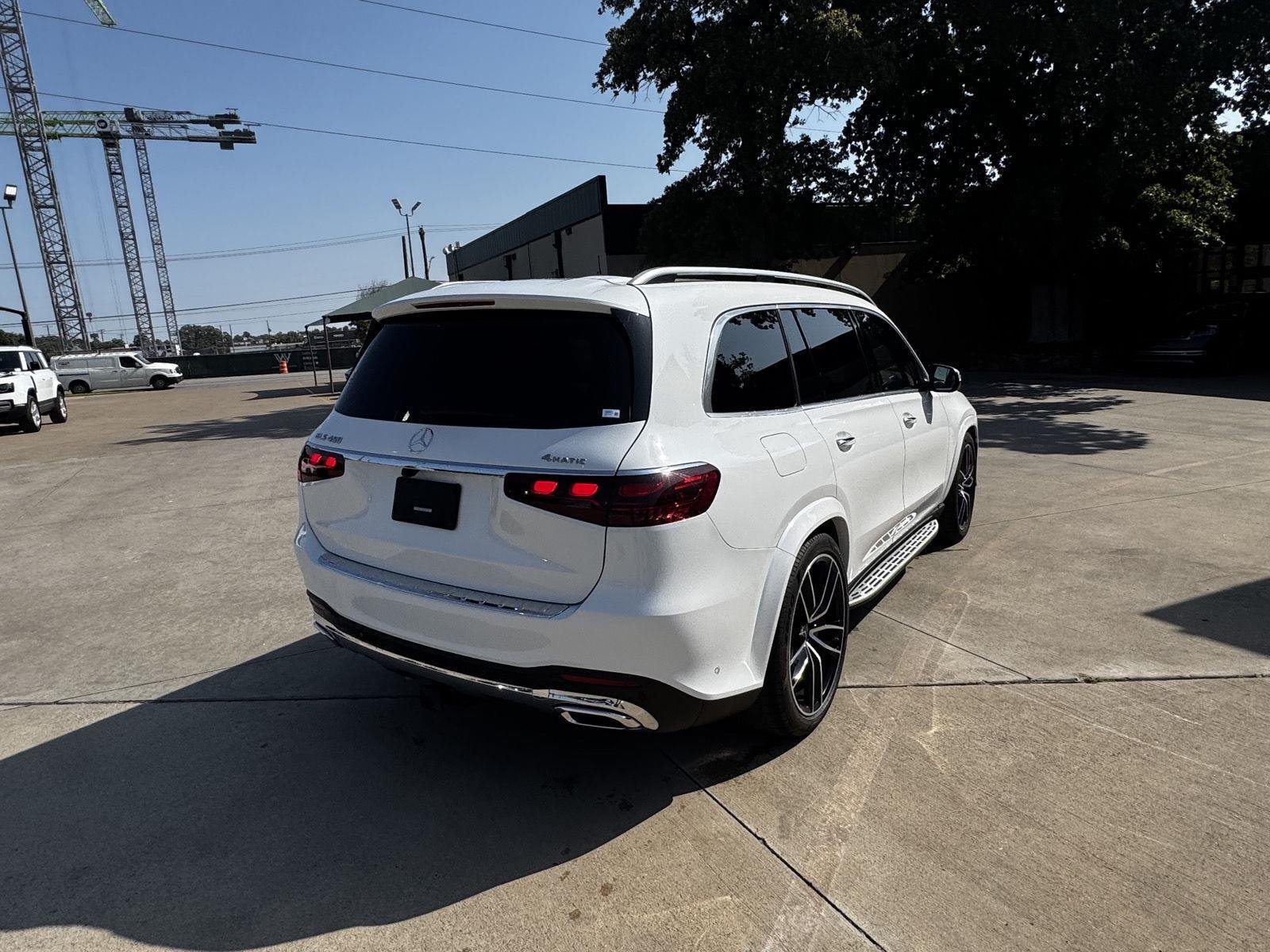 Used 2025 Moonlight White Metallic Mercedes-Benz GLS 450 4MATIC® image 8