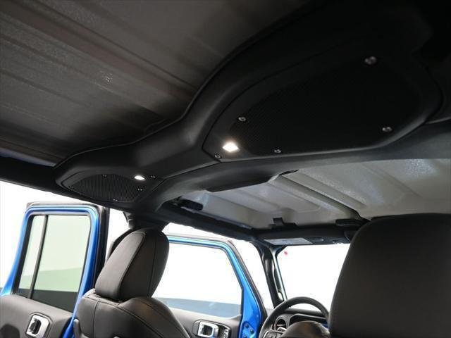 New 2026 Hydro Blue Pearl-Coat Exterior Paint Jeep Rubicon image 24