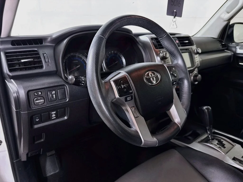 Used 2018 White Toyota SR5 Premium image 9