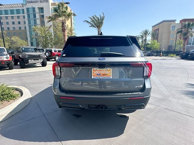 Certified Used 2025 Carbonized Gray Metallic Ford ST-Line image 6