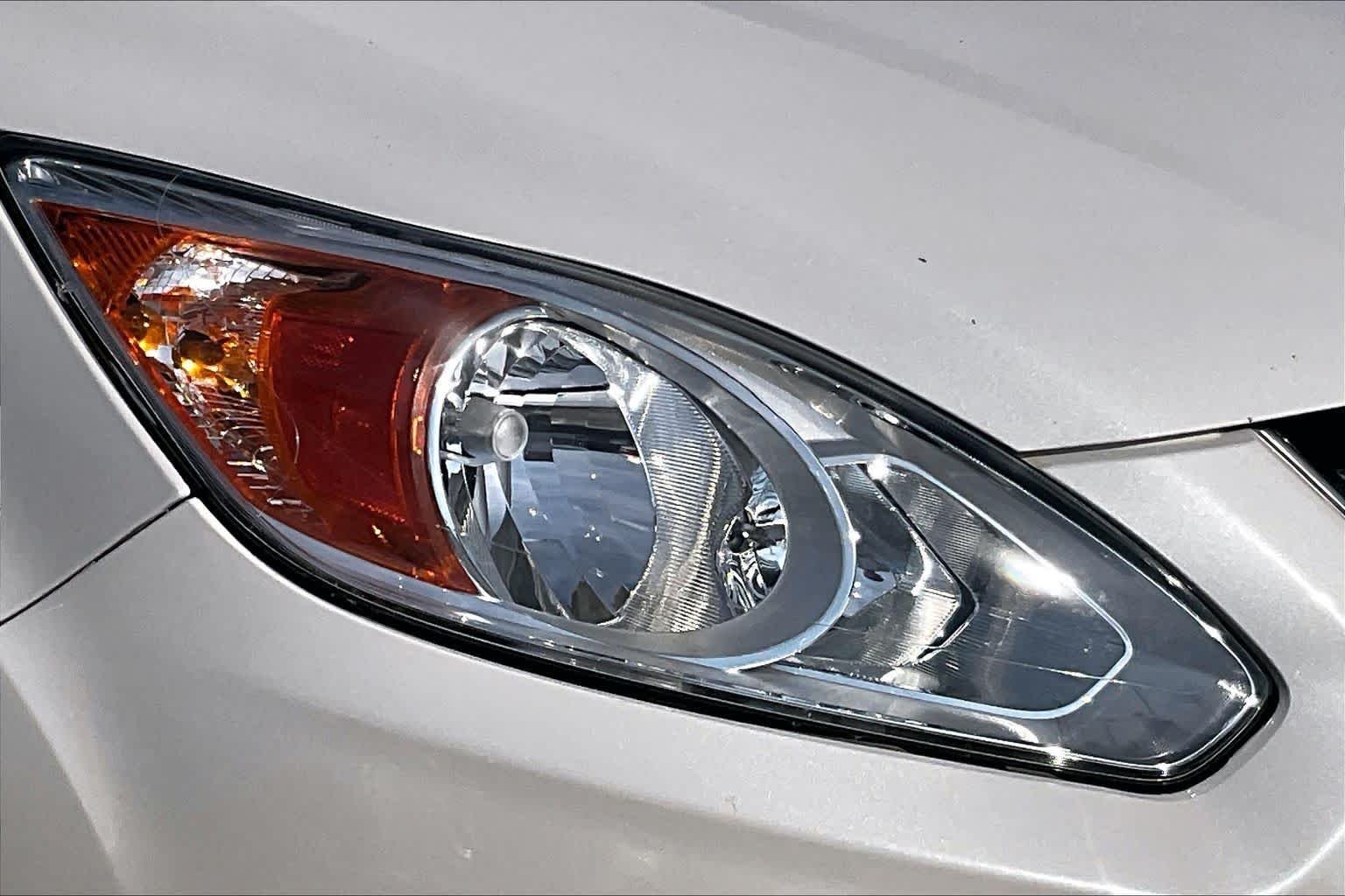 Used 2015 White Platinum Metallic Tri-Coat Ford SEL image 23