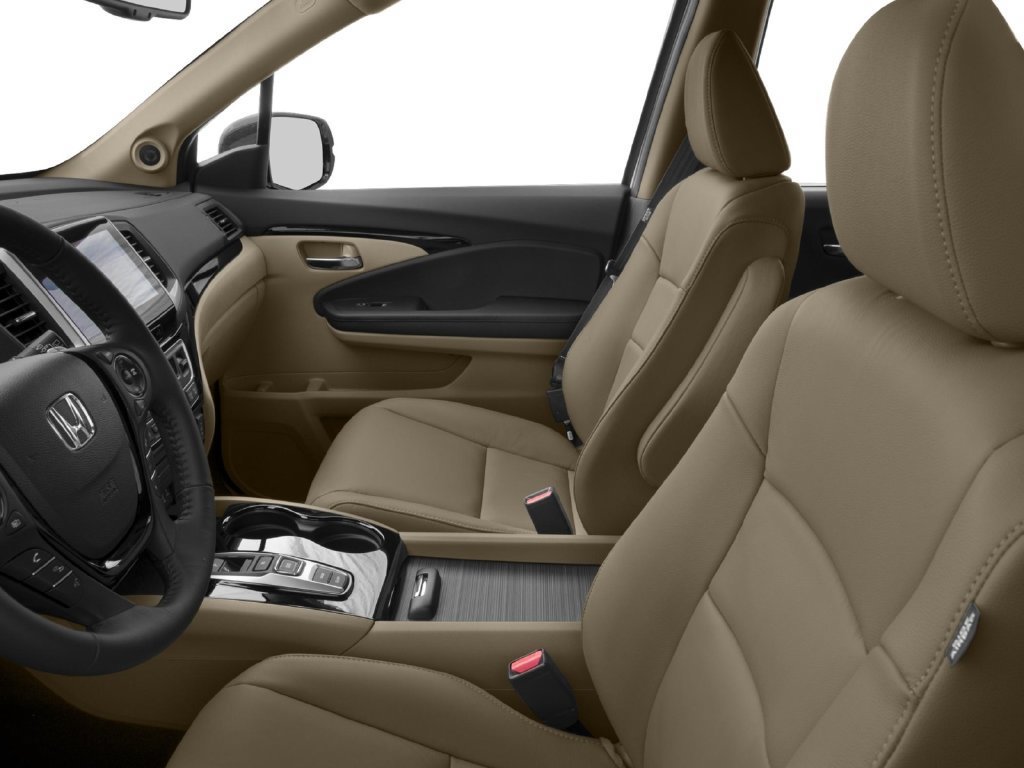 Used 2017  Honda Touring image 6