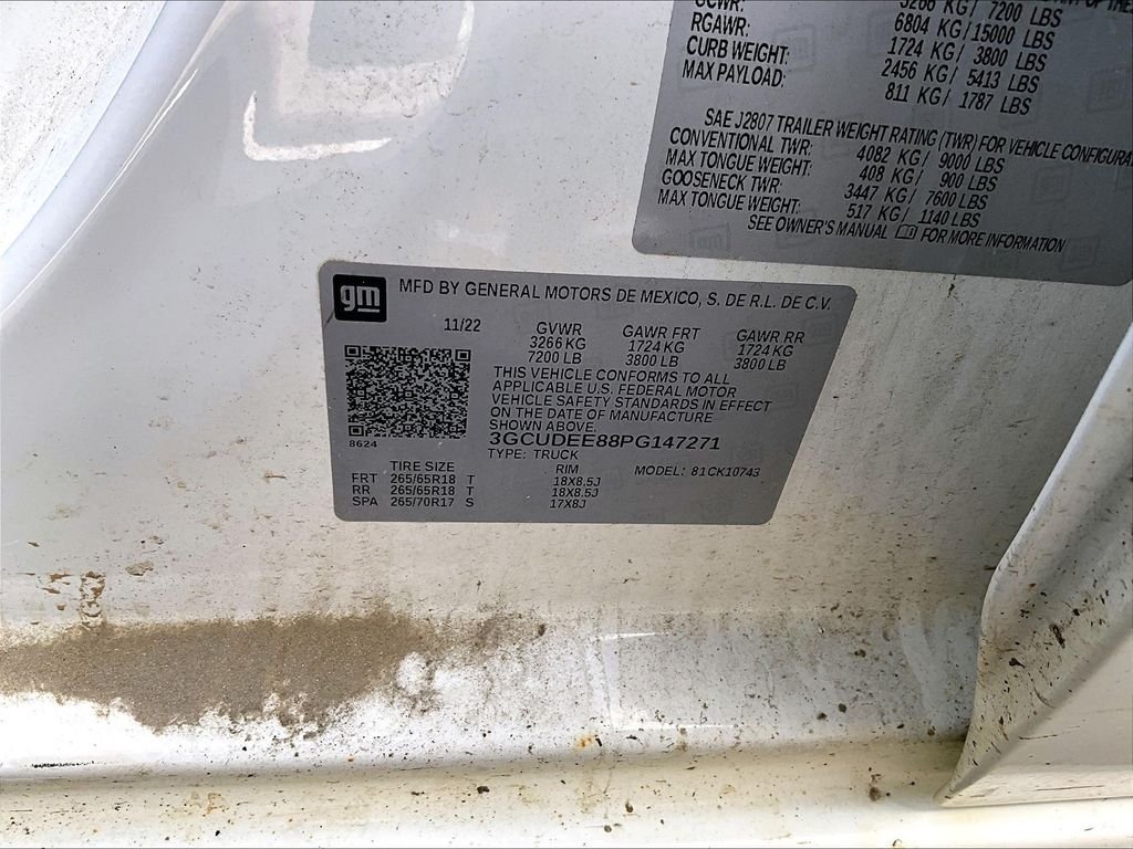 Used 2023 White Chevrolet RST image 9