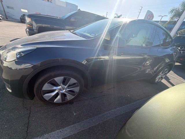 Used 2024 Stealth Gray Tesla Long Range image 5