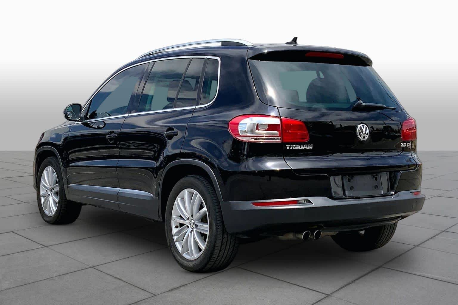 Used 2014 Reflex Silver Metallic Volkswagen SE image 10