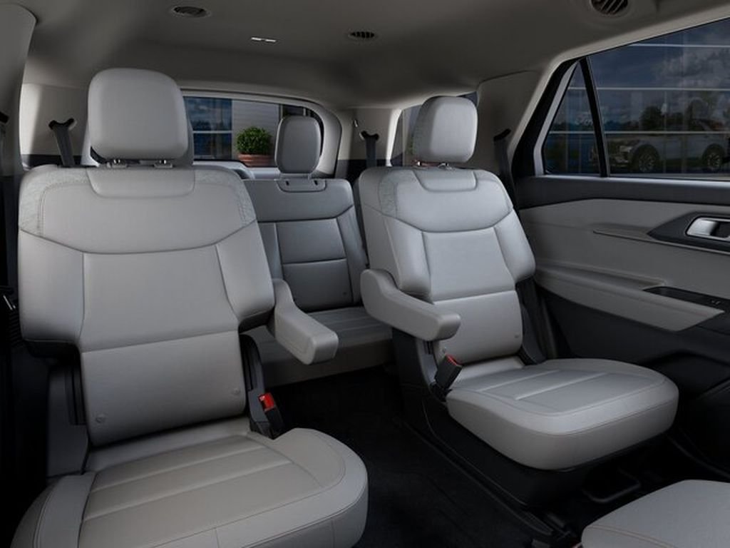 New 2027 Avalanche Gray Ford Active image 11