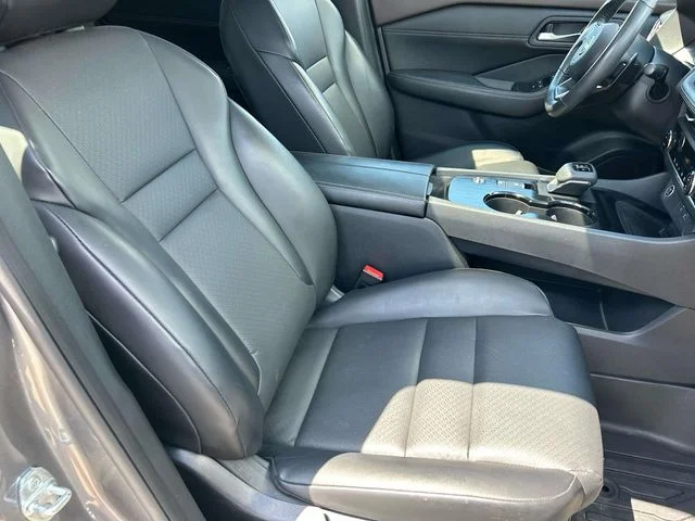 Used 2023 Gray Nissan SV image 25