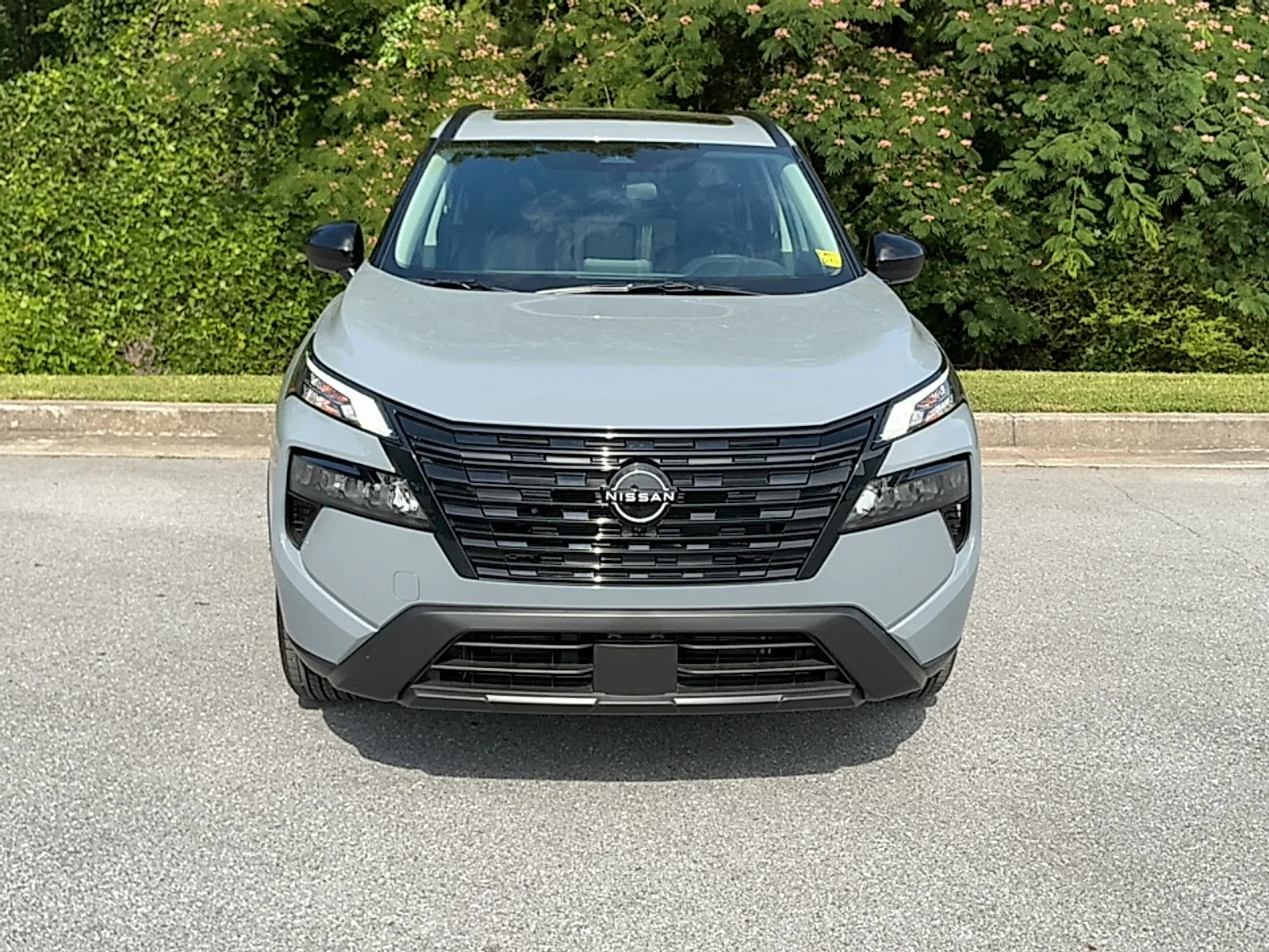 Used 2026 Boulder Gray Pearl Nissan Dark Armor image 17