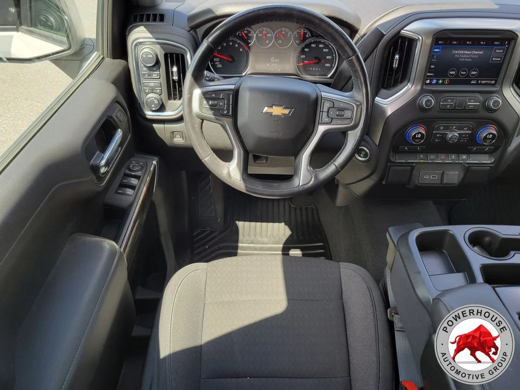 Used 2021 White Chevrolet LT image 18