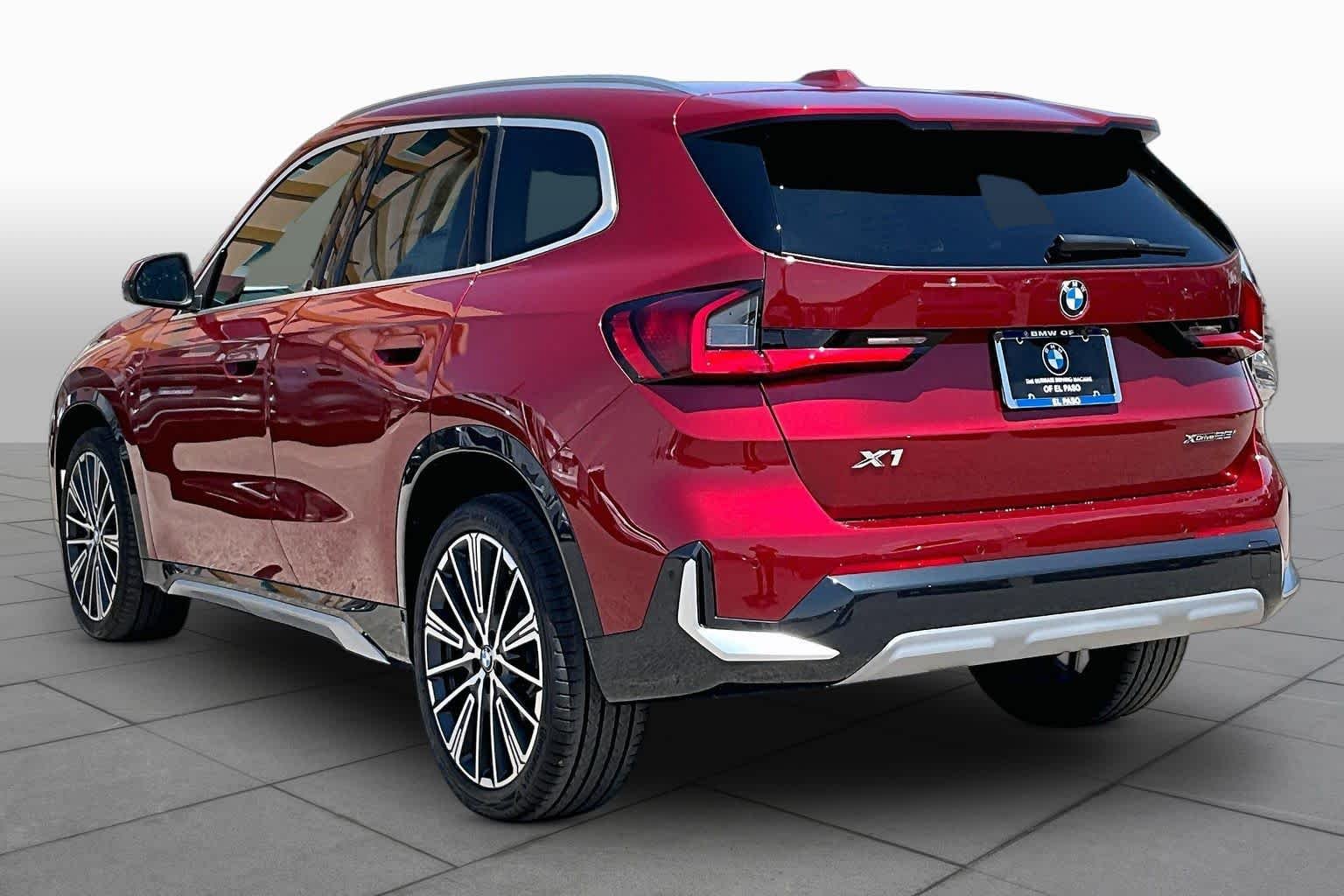 New 2026 Vegas Red Metallic BMW xDrive28i image 12