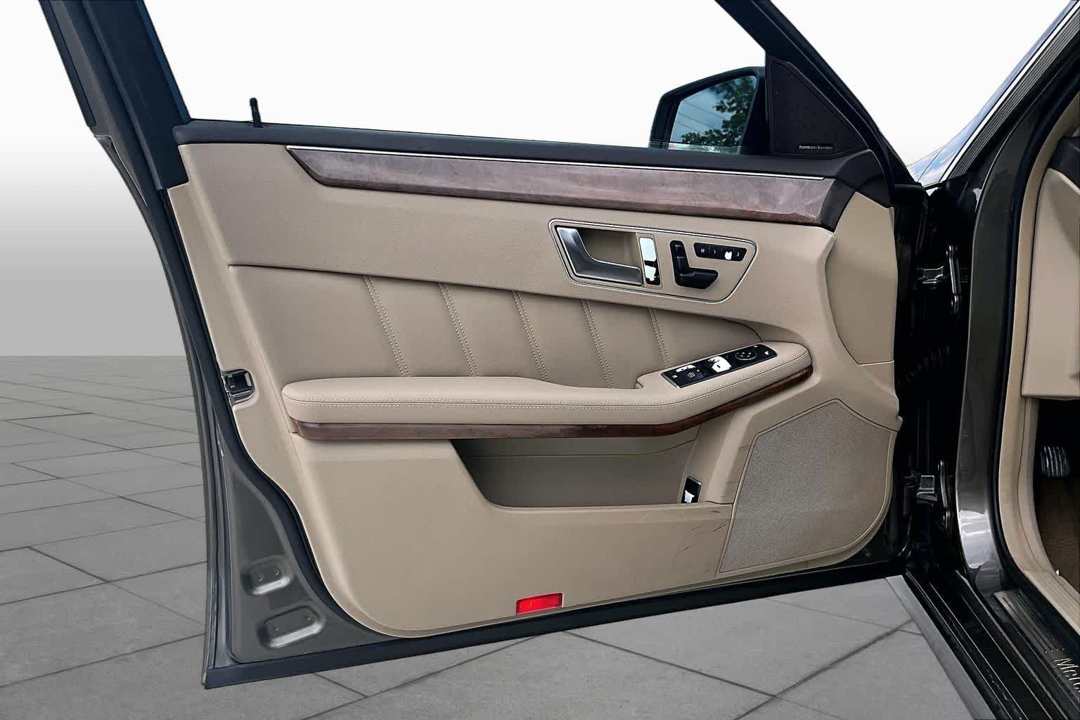 Used 2013 Indium Grey Metallic Mercedes-Benz E 350 Luxury image 18