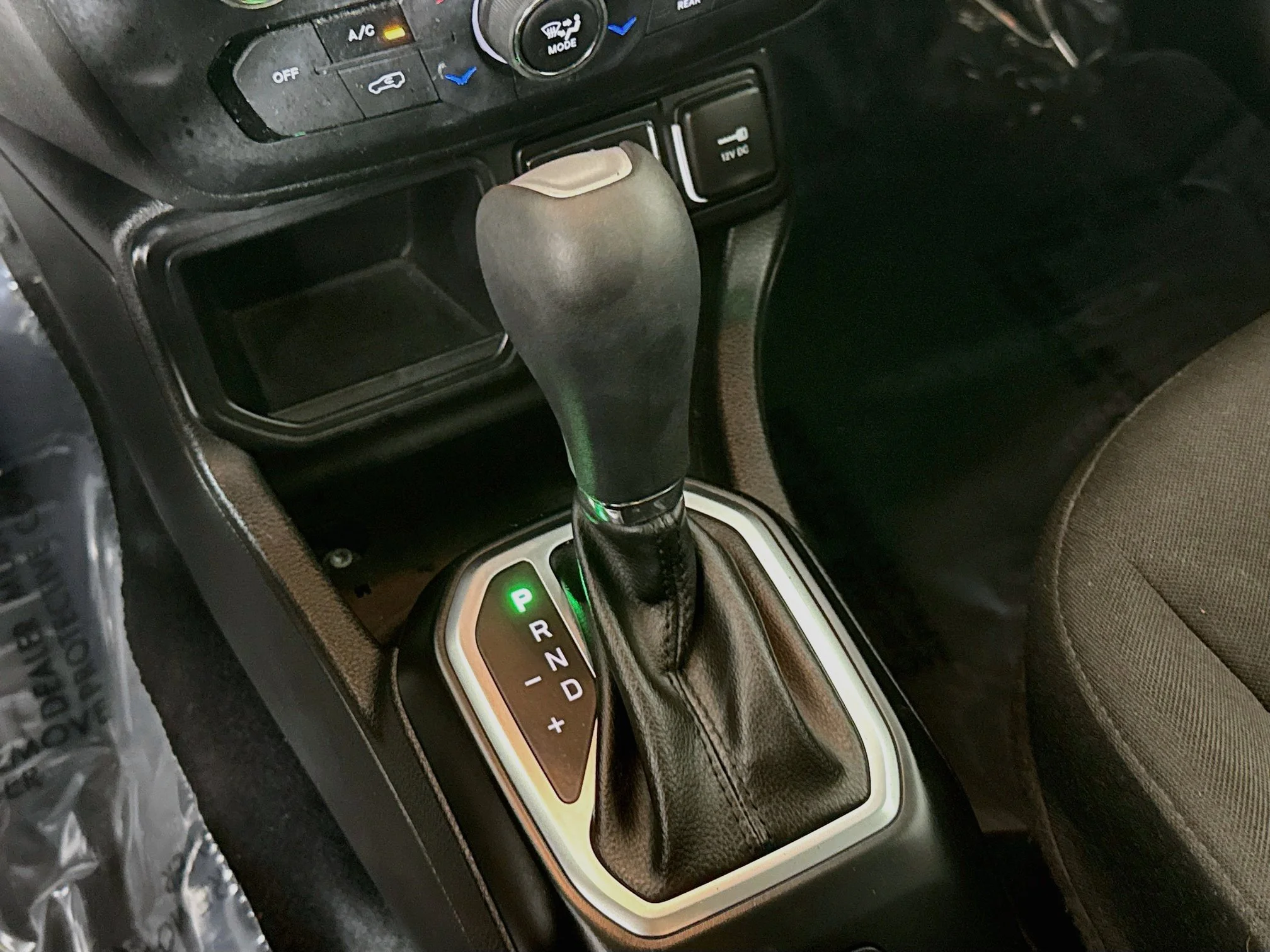 Used 2018 Black Jeep Latitude image 16