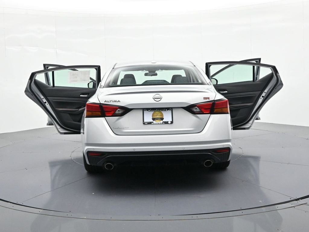 Used 2024 Brilliant Silver Metallic Nissan 2.5 SR Sedan image 25