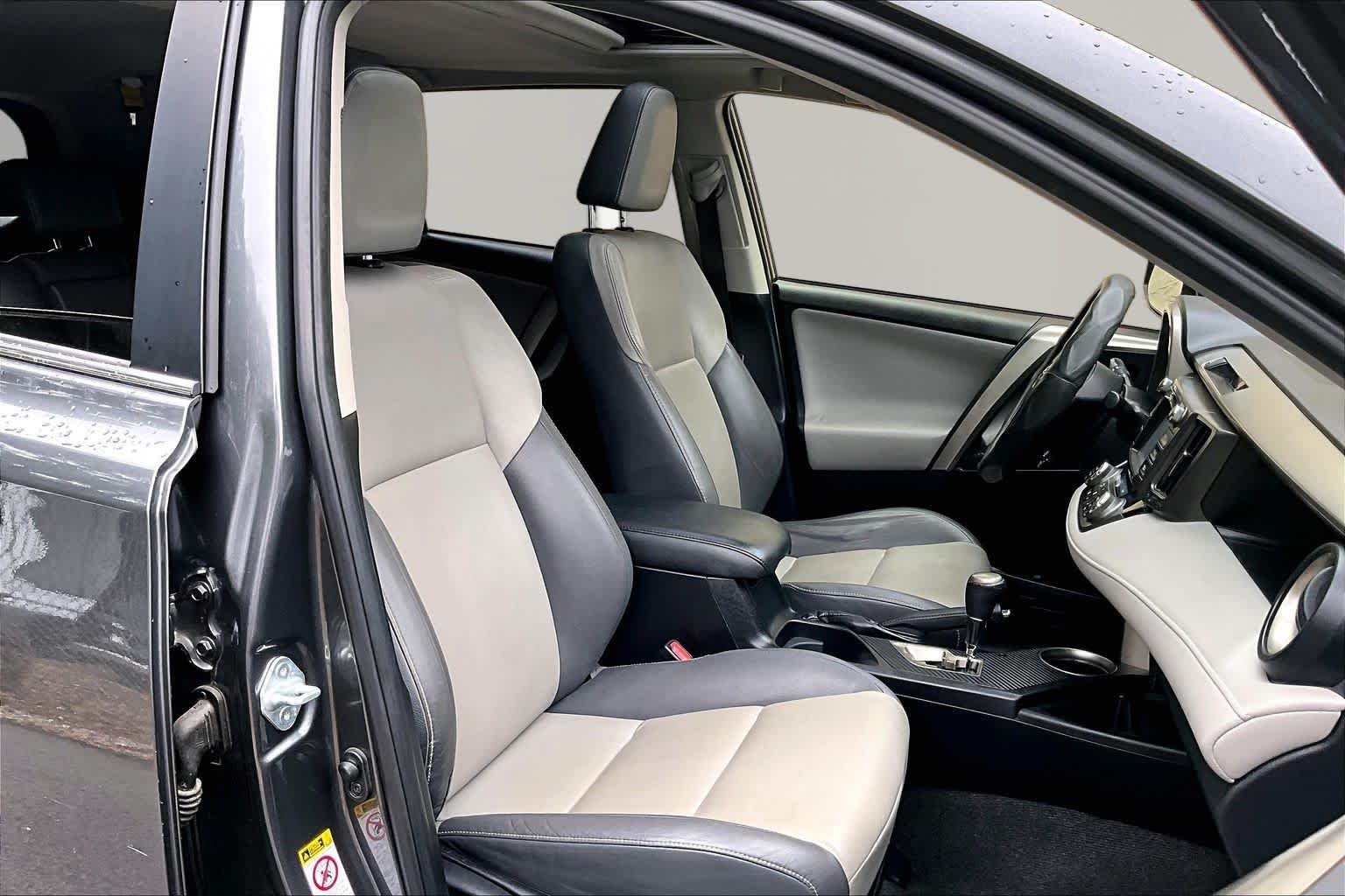 Used 2015 Magnetic Gray Metallic Toyota Limited image 9