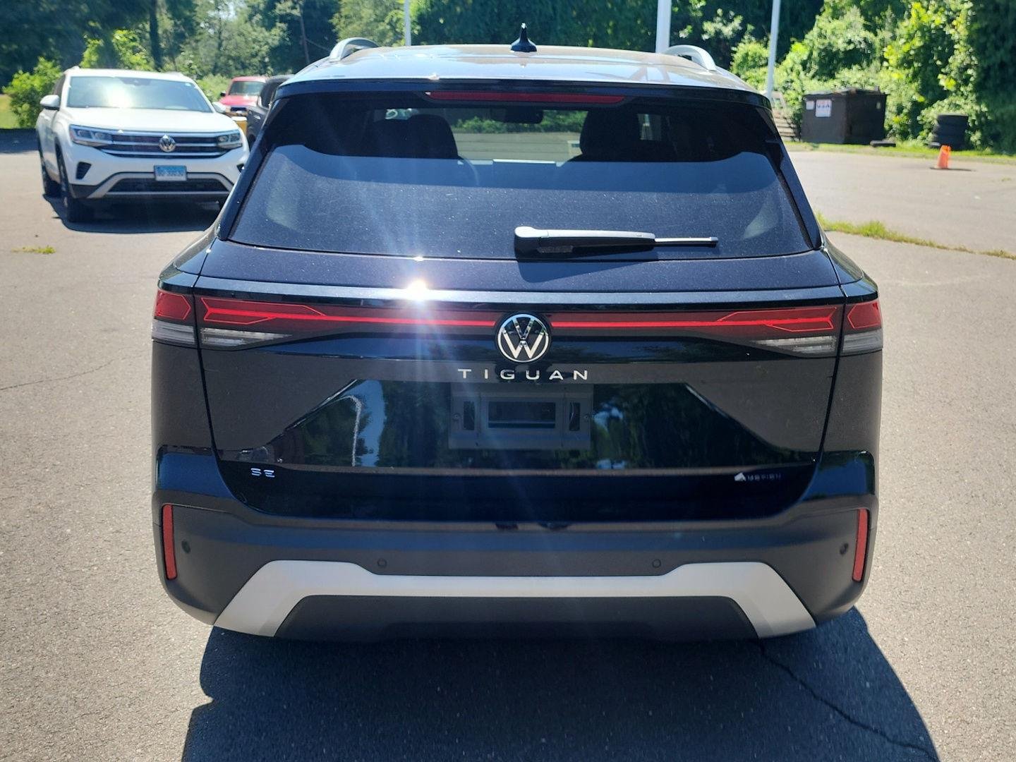 New 2026 Deep Black Pearl Volkswagen SE image 5