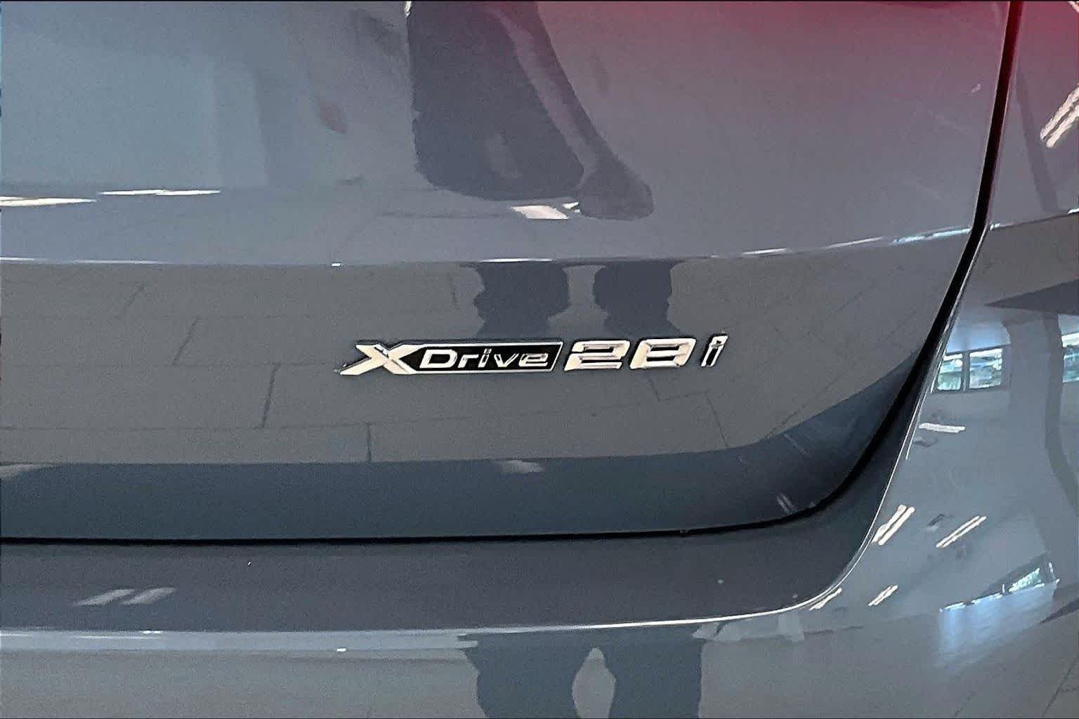 Used 2025 Storm Bay Metallic BMW xDrive28i image 9