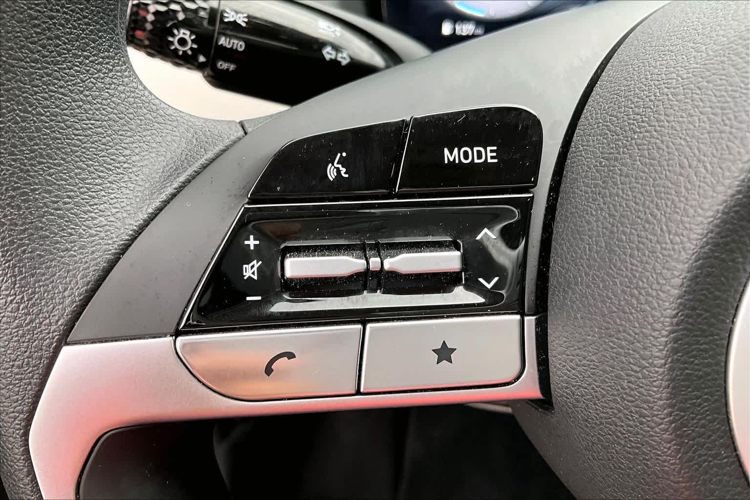 Used 2024 Hampton Gray Hyundai SEL image 19