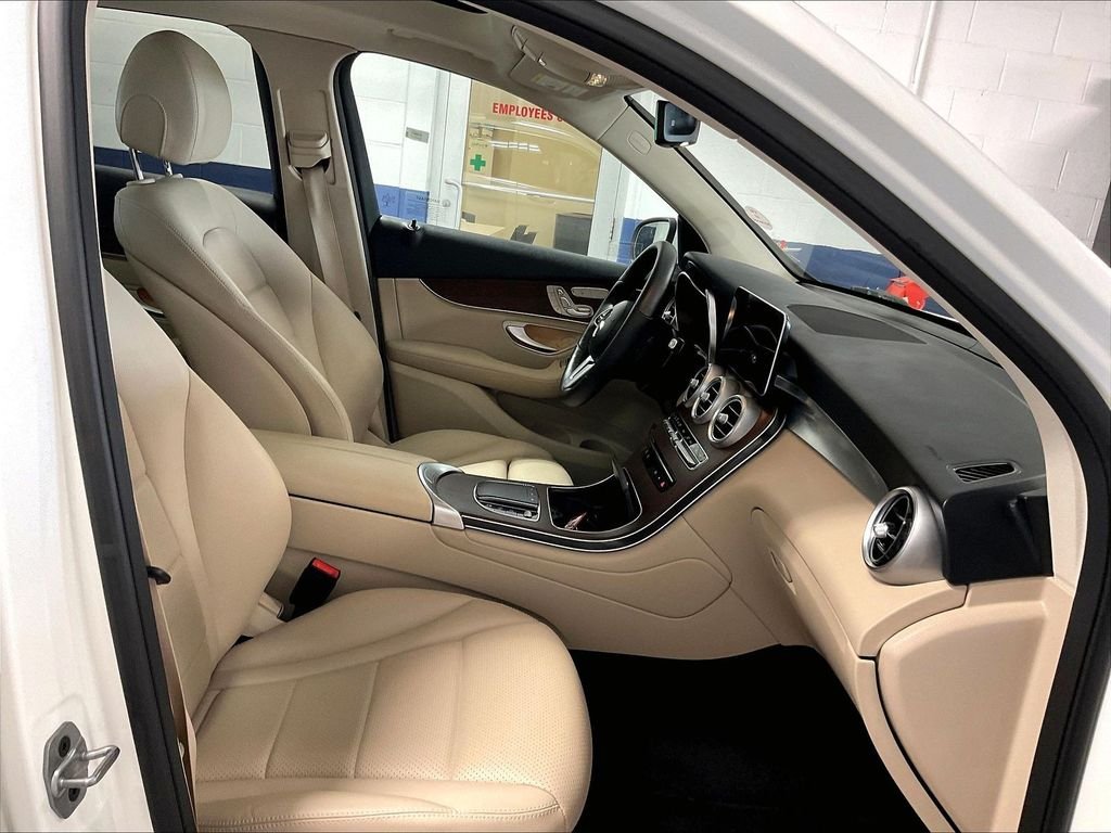 Used 2021 White Mercedes-Benz GLC 300 image 11