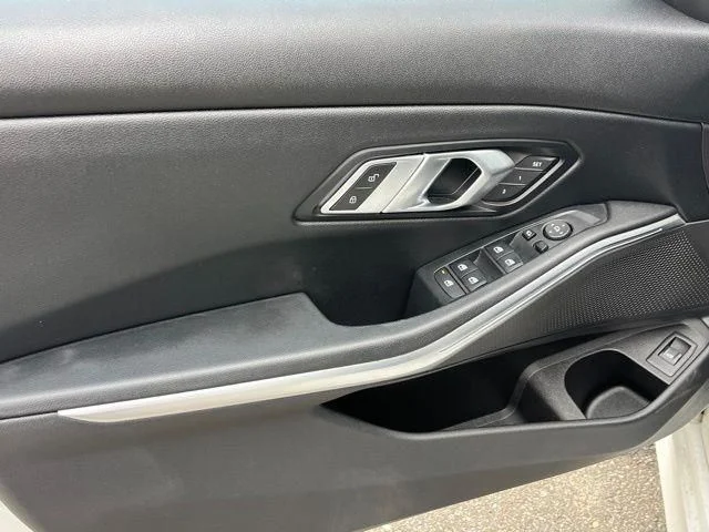 Used 2022 White BMW 330i image 11