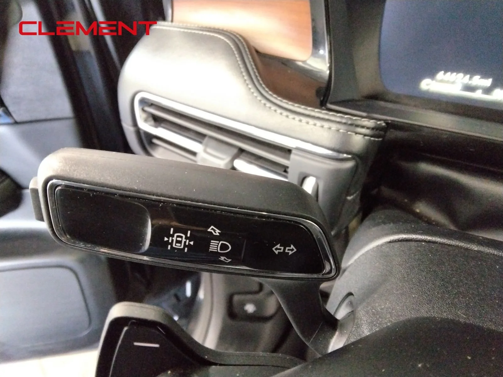 Used 2021 Black Lincoln Grand Touring image 15