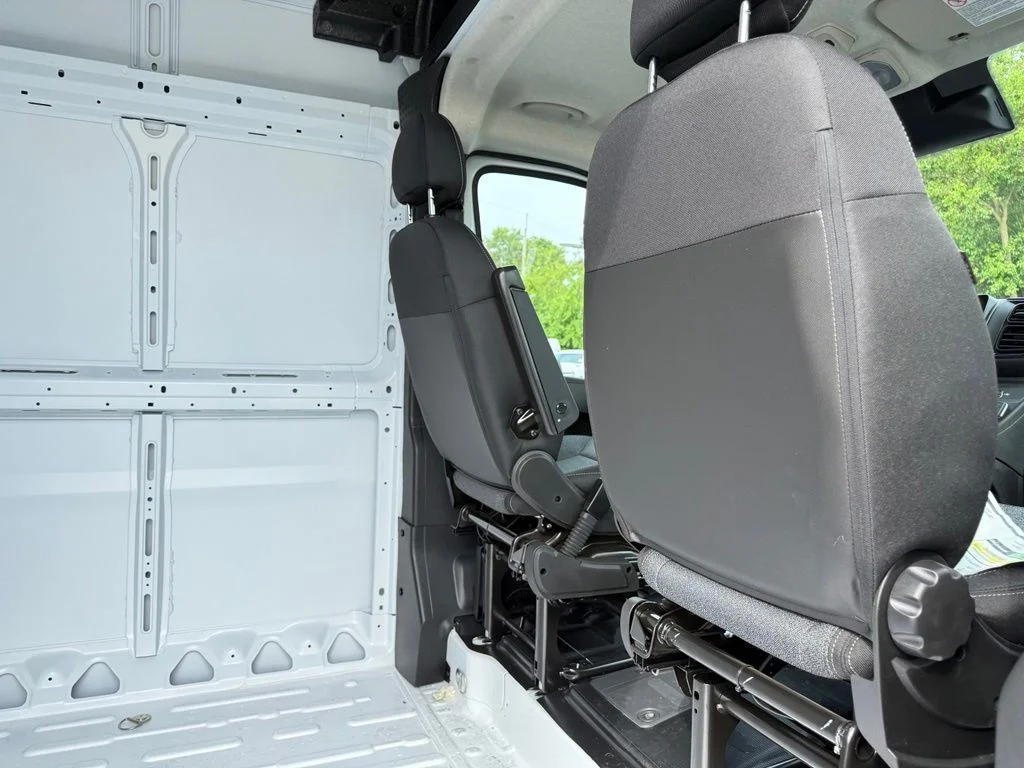 New 2026 Bright White Clear-Coat Exterior Paint RAM High Roof image 12