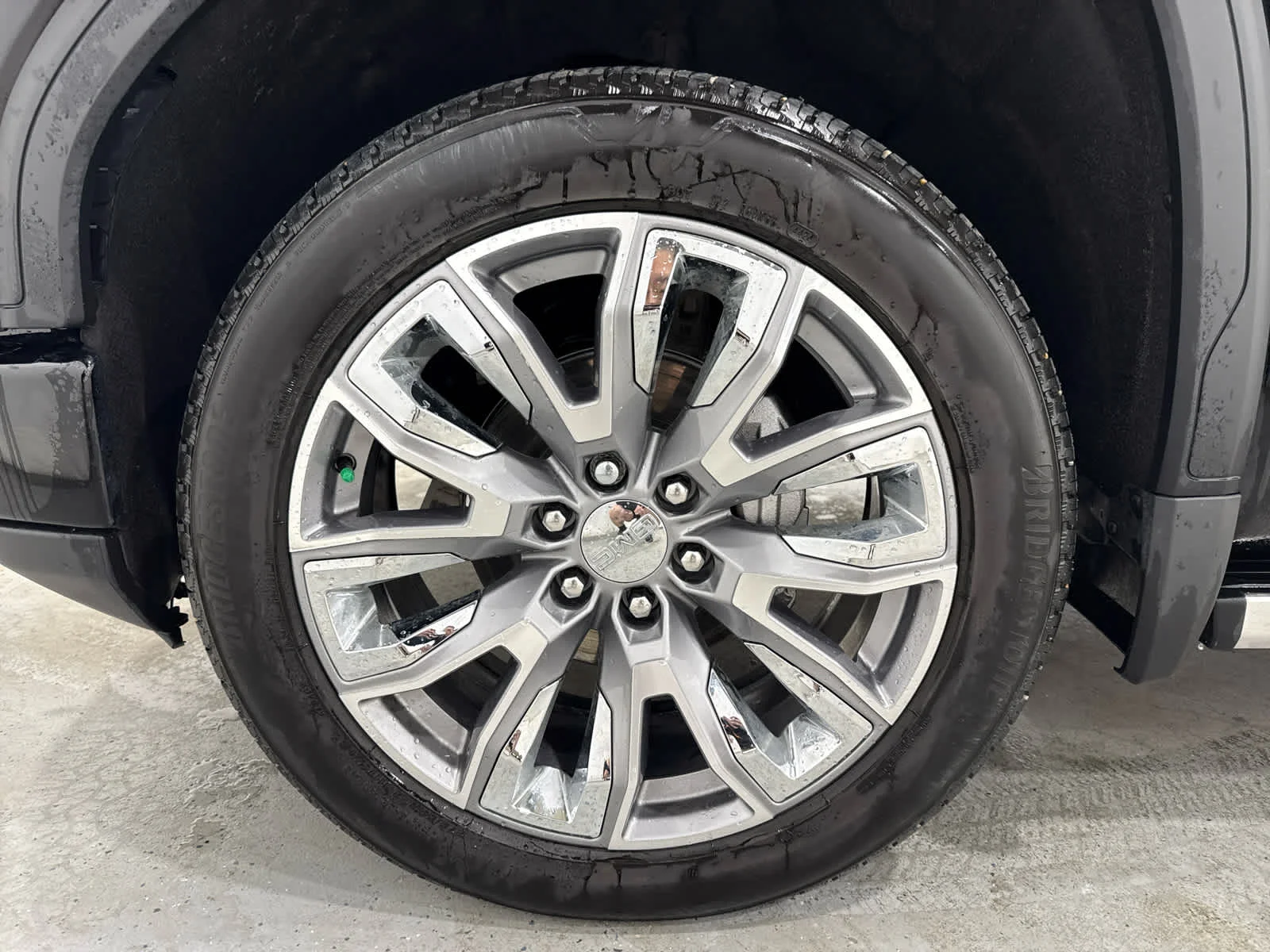 Used 2025 Onyx Black GMC Denali image 9