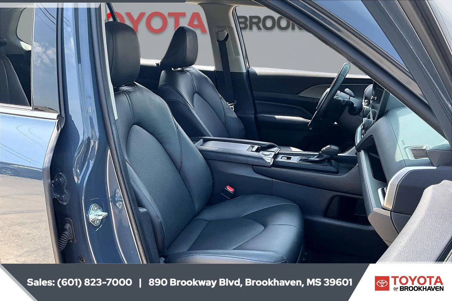 Used 2025 Storm Cloud Toyota XLE image 6