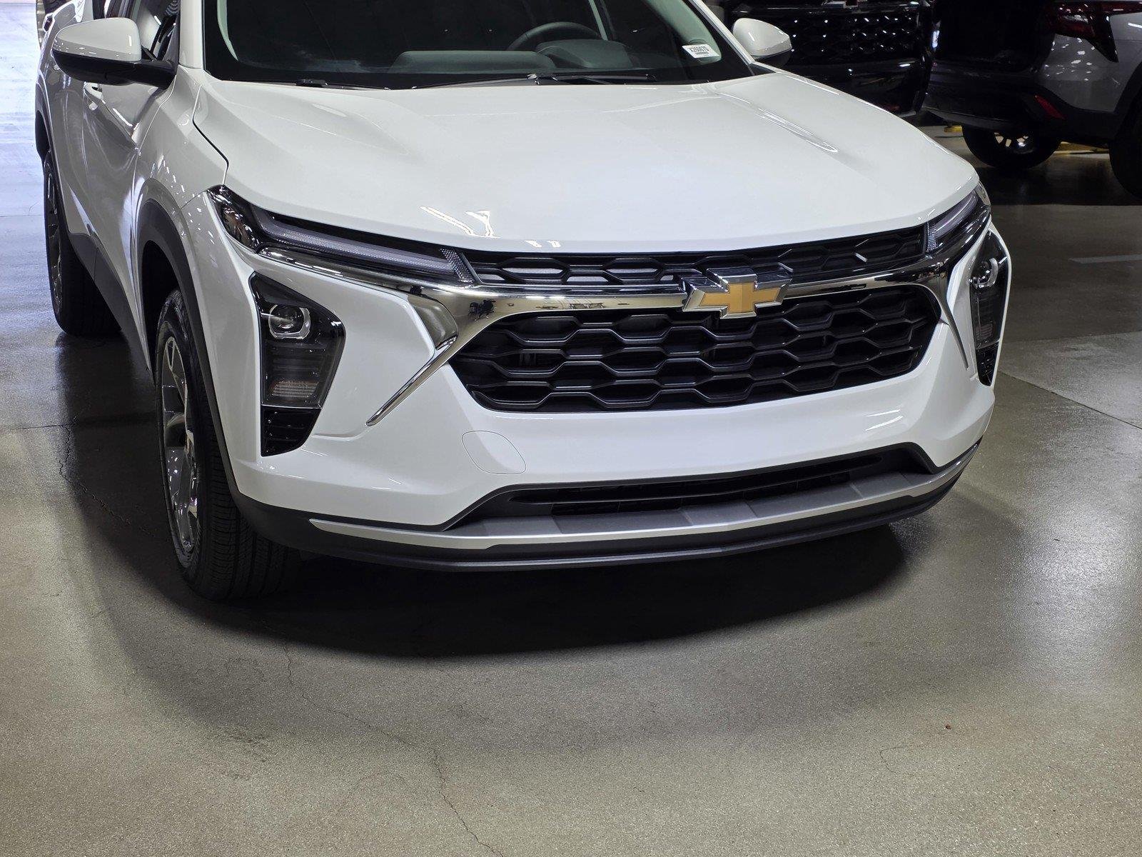 2026 Chevrolet Trax LT - Photo 9