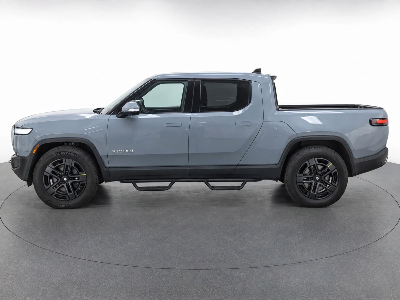 Used 2023 Limestone Rivian Adventure image 7
