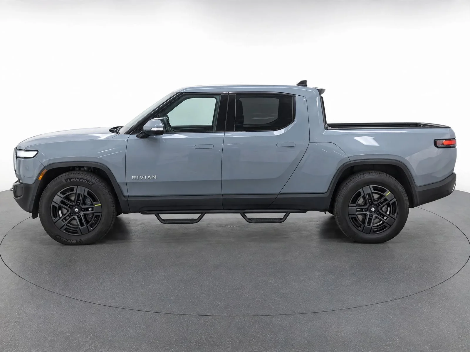 Used 2023 Limestone Rivian Adventure image 7