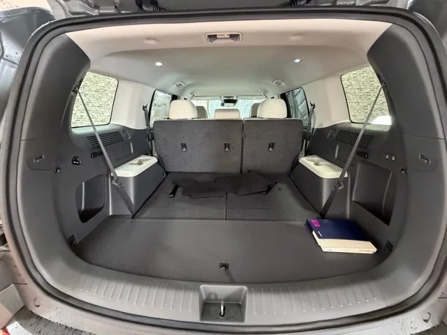 New 2026 Hampton Gray Hyundai SE image 11