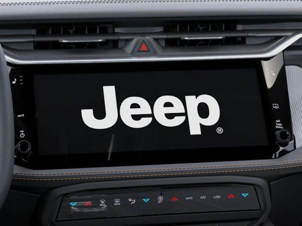 New 2026 Silver Zynith Clear-Coat Exterior Paint Jeep Laredo image 18