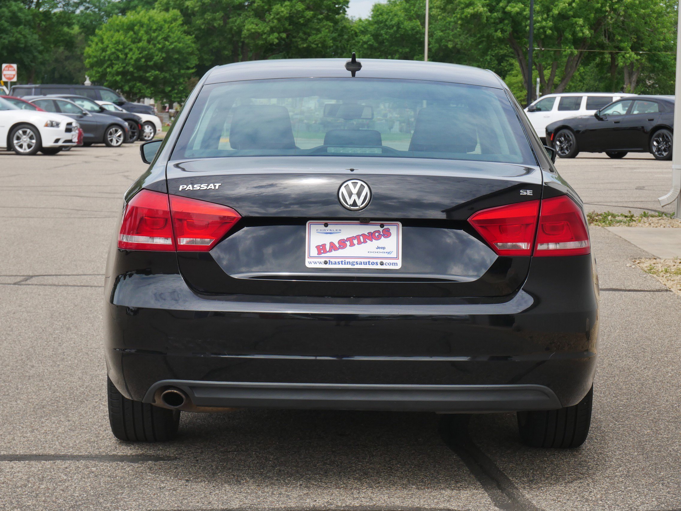 Used 2014 Black Volkswagen SE w/Snrf/Nav image 4