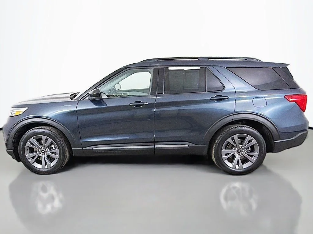 Used 2023 Blue Metallic Ford XLT image 17