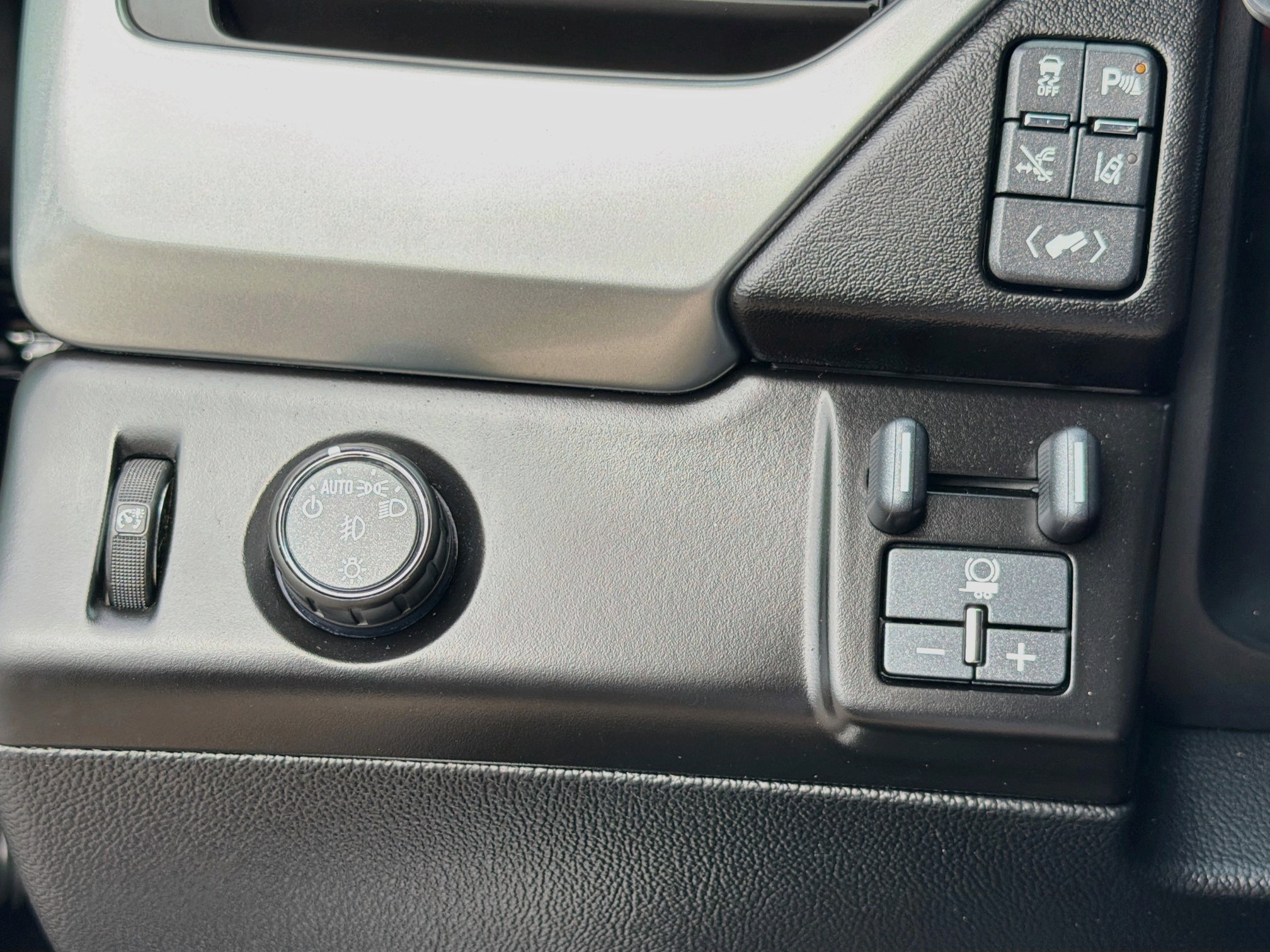 Used 2015 Black Chevrolet LTZ image 38