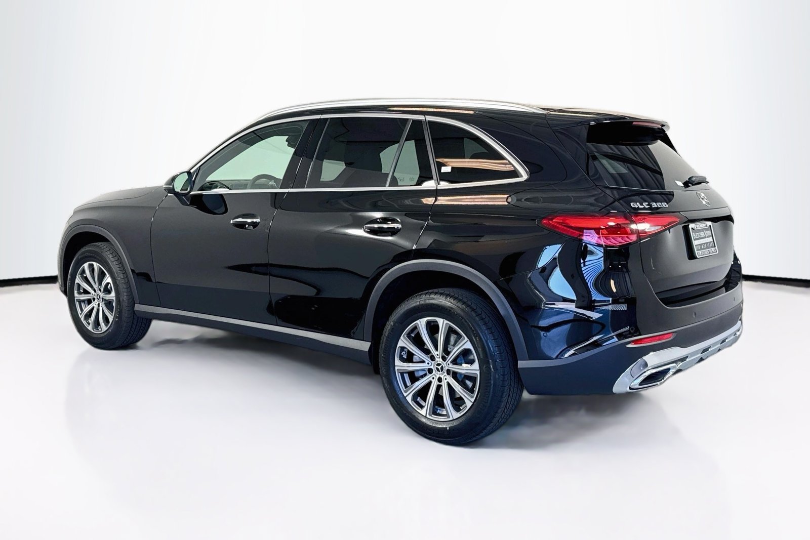 New 2026 Black Mercedes-Benz GLC 300 image 7