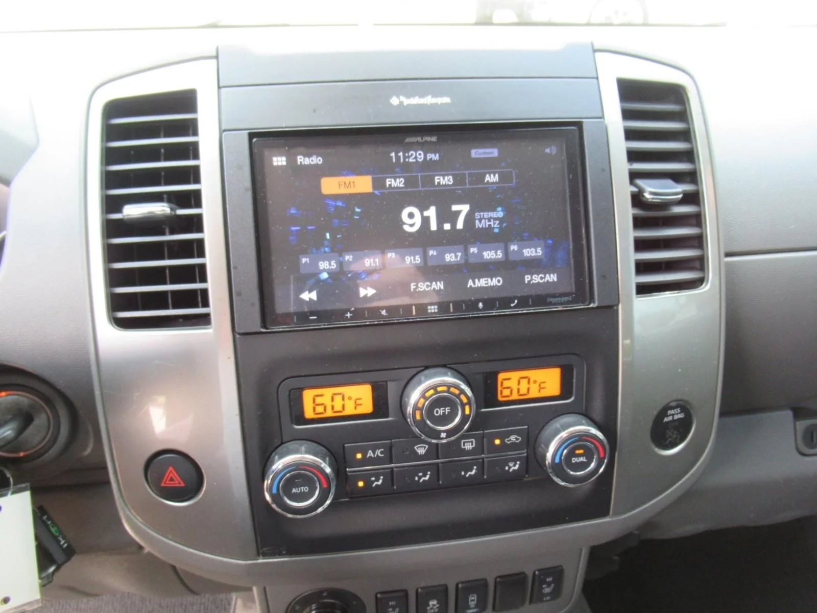 Used 2013 Blue Nissan SL image 26